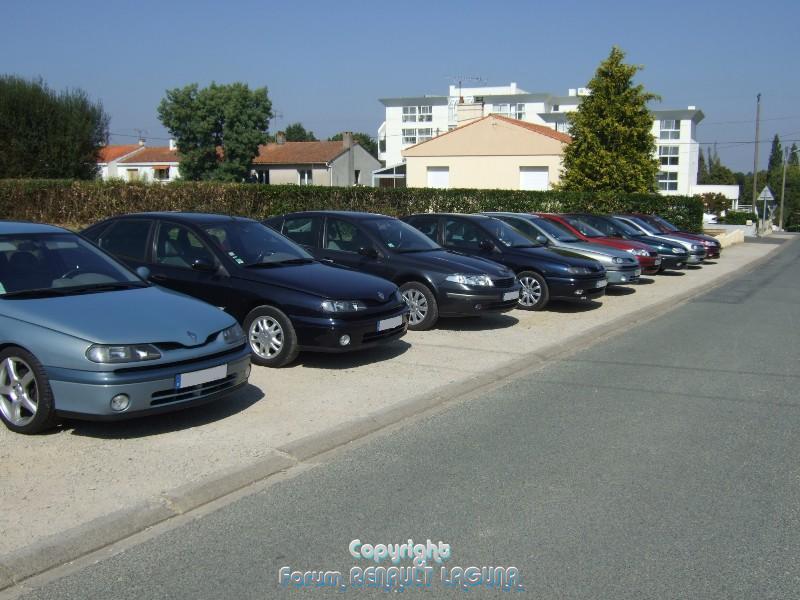 devant chez fonfonce85, il y a un parking bien garni!